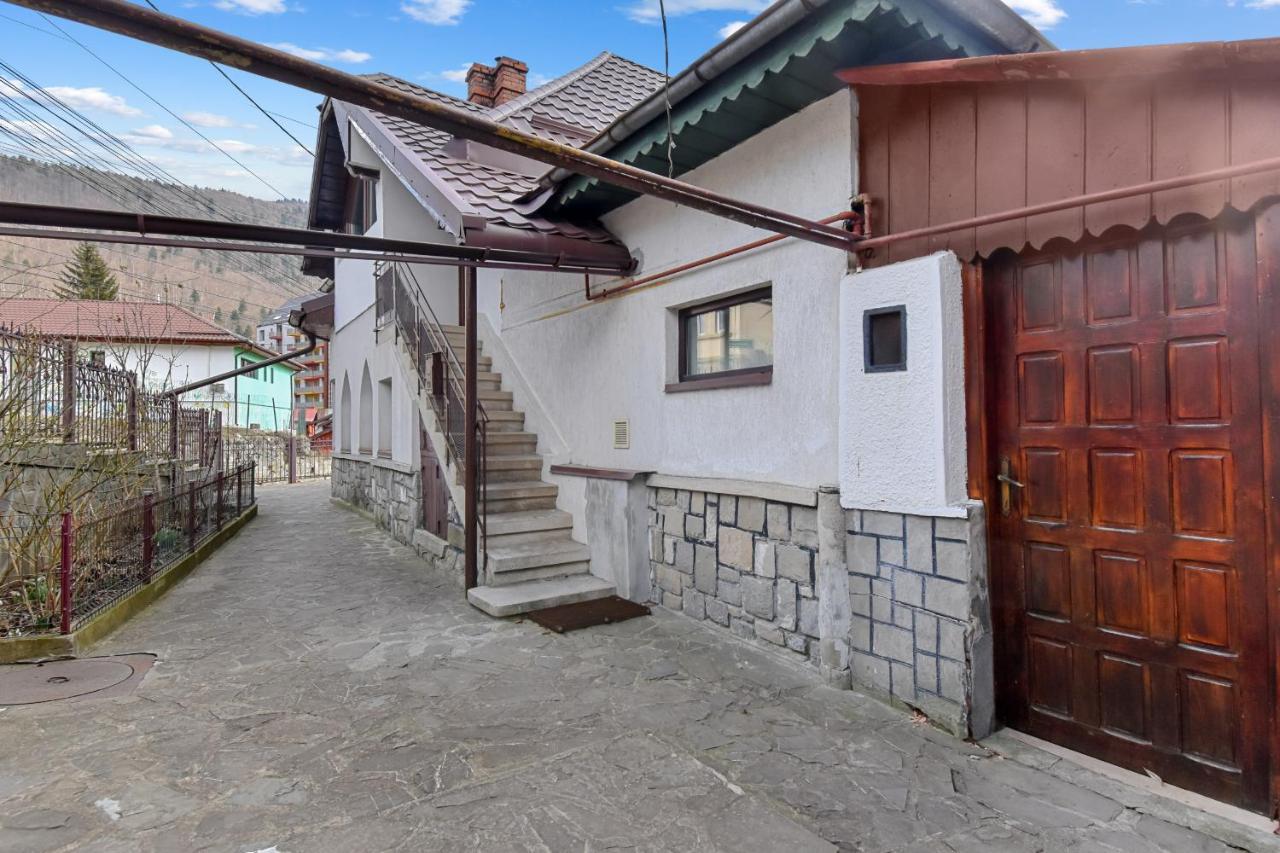 Two Bedrooms Hytta Apartment Sinaia Esterno foto